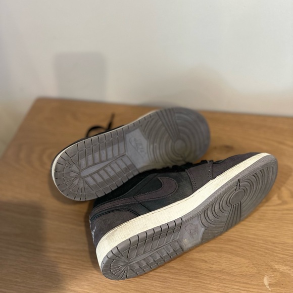 Air Jordan 1 Low SE Craft - size 6Y - Picture 4 of 5